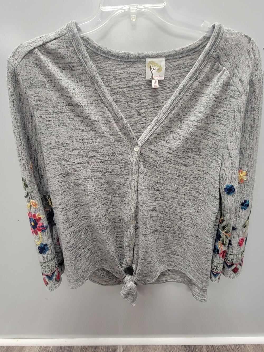 Fig and Flower thin Sweater Blouse with Embroidered Sleeves XL 0062
